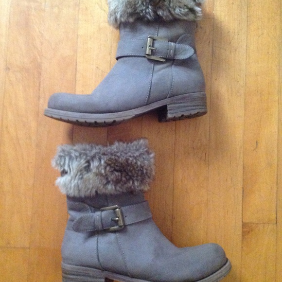 Steve Madden Millie Gray Leather Boots Faux Fur  8 - Picture 3 of 8